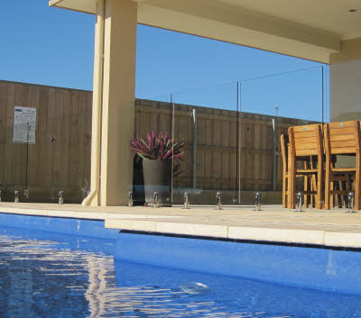 glass  pool fence